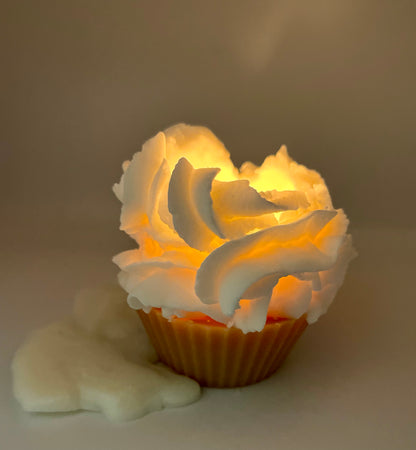 Vanilla scented cupcake candle