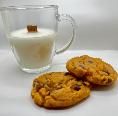 Vanilla Scented 10oz Candle and Chocolate Chip Cookie Wax Melts